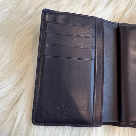 Authentic Louis Vuitton Vernis Wallet - Picture 4 of 12